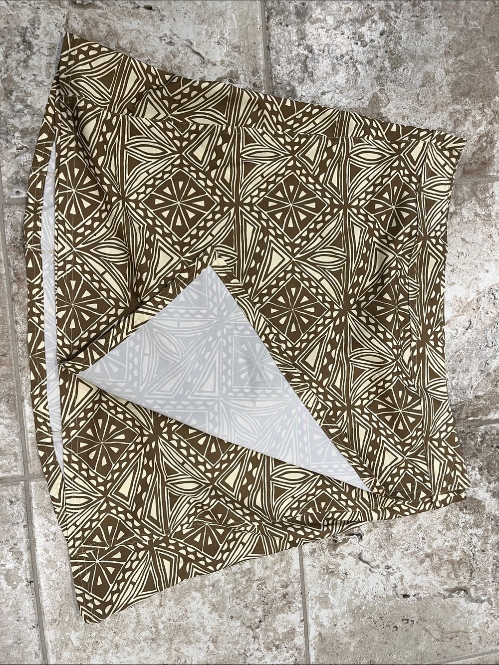 Ripskirt Hawaii Brown and Cream Geometric Swim Coverup Sarong